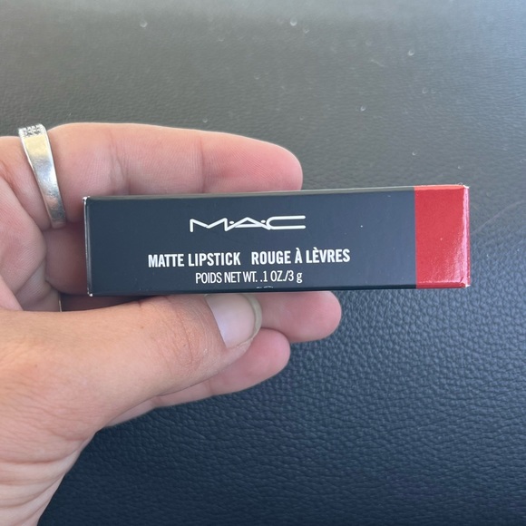 MAC Cosmetics: Matte Lipstick (602-Chili) - Picture 2 of 3